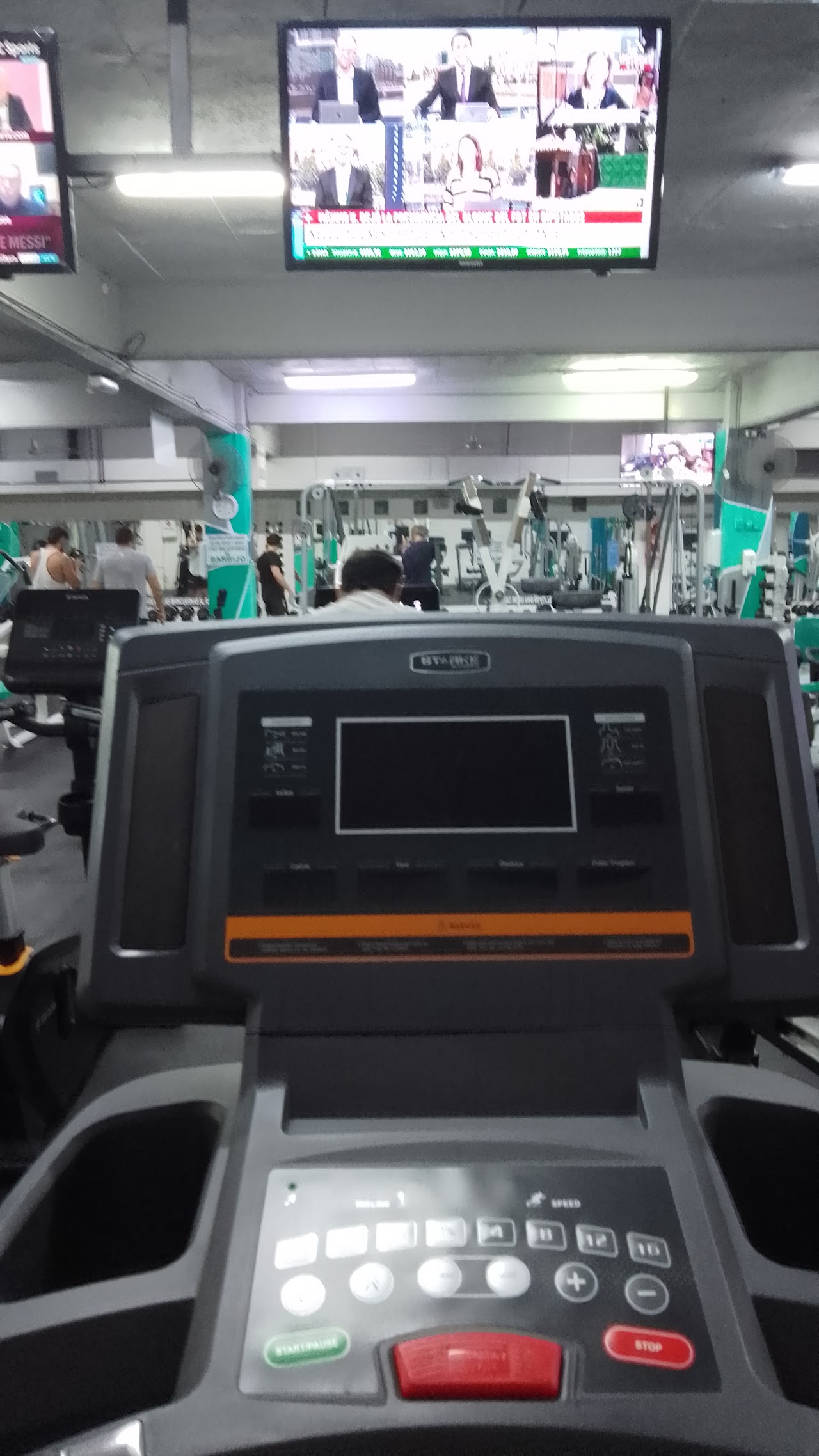 Zona de cintas y cardio del gimnasio Gabriel Taborin